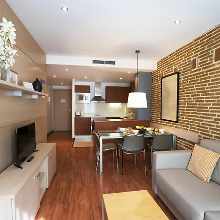 Serennia Cest Apartamentos Arc De Triomf-3